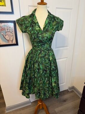Green Tropical Leaf Bernie Dexter Vintage-Inspired Fit-and-Flare Dress